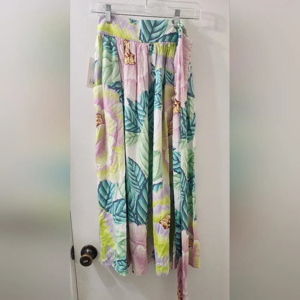 New Mara Hoffman Floral Print‎ Women's Skirt, Size 0, Rayon.